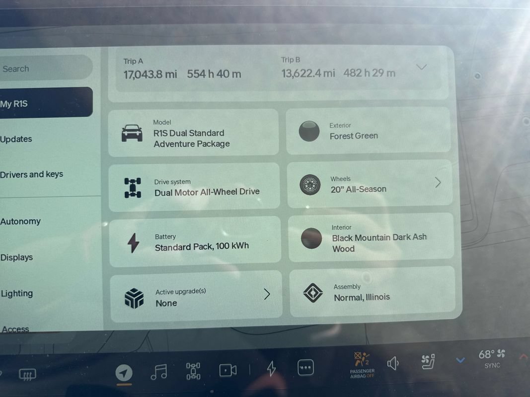 Used 2025 Rivian R1S Adventure Dual AWD/4WD image 14