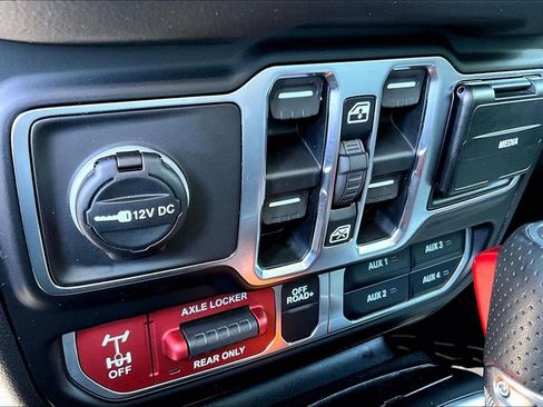 Used 2026 Jeep Gladiator Mojave AWD/4WD image 31