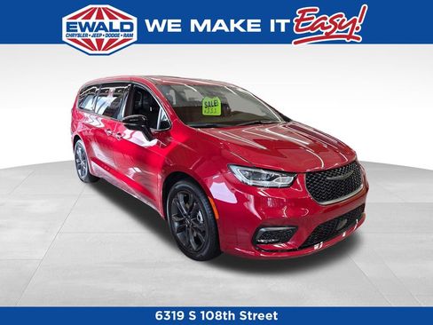 New 2026 Chrysler Pacifica Select image 1