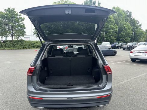 Used 2021 Volkswagen Tiguan SE FWD image 33