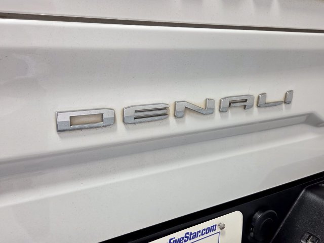 Used 2022 GMC Sierra 1500 Denali Ultimate AWD/4WD image 9