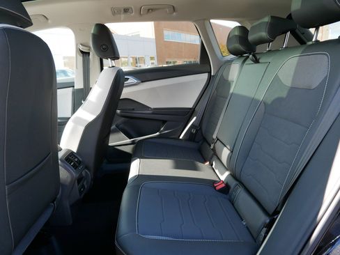 New 2025 Volkswagen Taos SE image 4