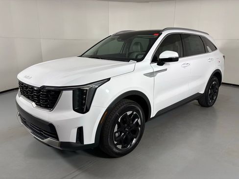 New 2026 Kia Sorento S image 4