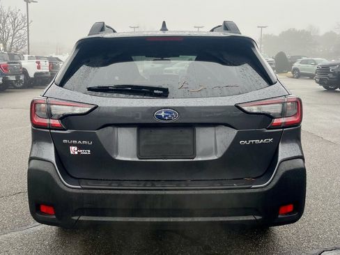 Used 2025 Subaru Outback Premium image 4
