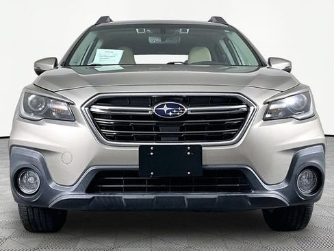 Used 2018 Subaru Outback 2.5i Limited AWD/4WD image 2