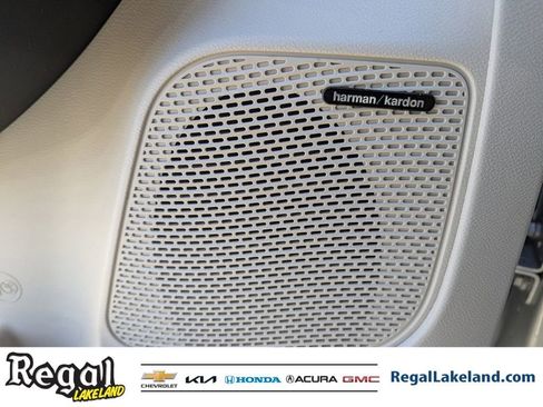 Used 2022 Chrysler Pacifica Limited image 18