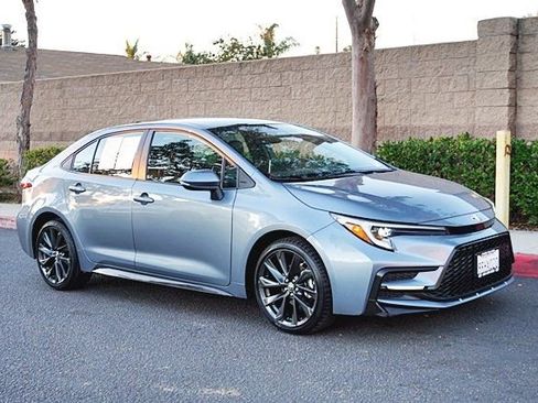 Used 2025 Toyota Corolla XSE image 6