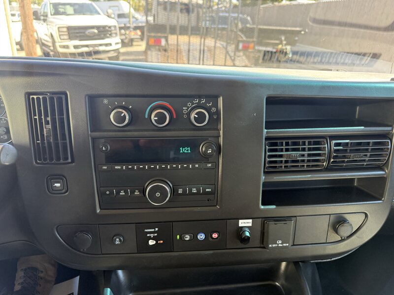 Used 2021 Chevrolet Express 3500 w/ Power Convenience Package RWD image 6