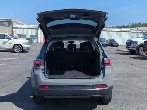 Used 2022 Jeep Compass Limited w/ Sun and Sound Group AWD/4WD image 6