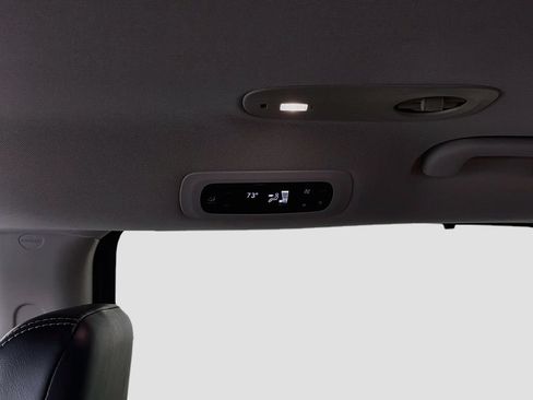 Used 2023 Chrysler Pacifica Touring-L FWD image 27
