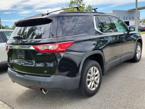 Used 2020 Chevrolet Traverse LT FWD image 3