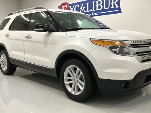 Used 2014 Ford Explorer XLT w/ Equipment Group 201A image 4
