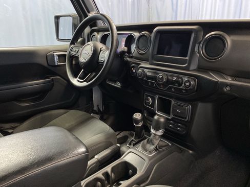 Certified 2022 Jeep Gladiator Sport image 44