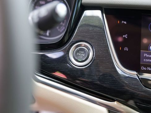 Certified 2025 Cadillac XT6 Premium Luxury w/ Technology Package FWD image 18