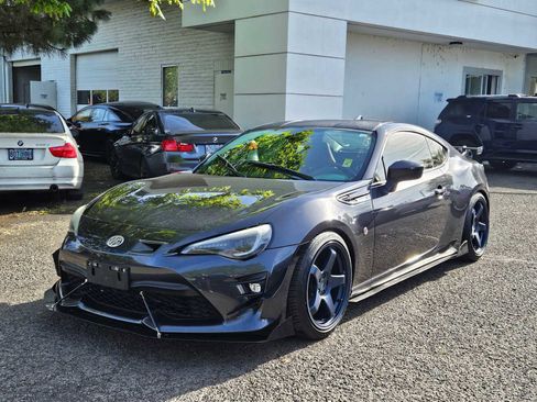 Used 2019 Toyota 86 RWD image 7