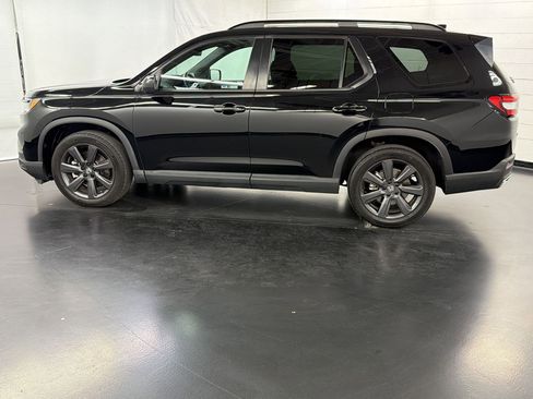 Certified 2023 Honda Pilot Sport image 2