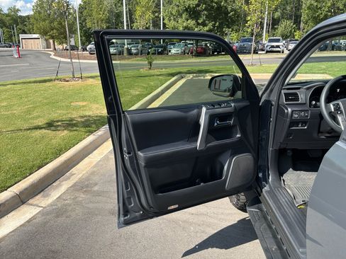 Used 2024 Toyota 4Runner SR5 Premium w/ Moonroof Package AWD/4WD image 23