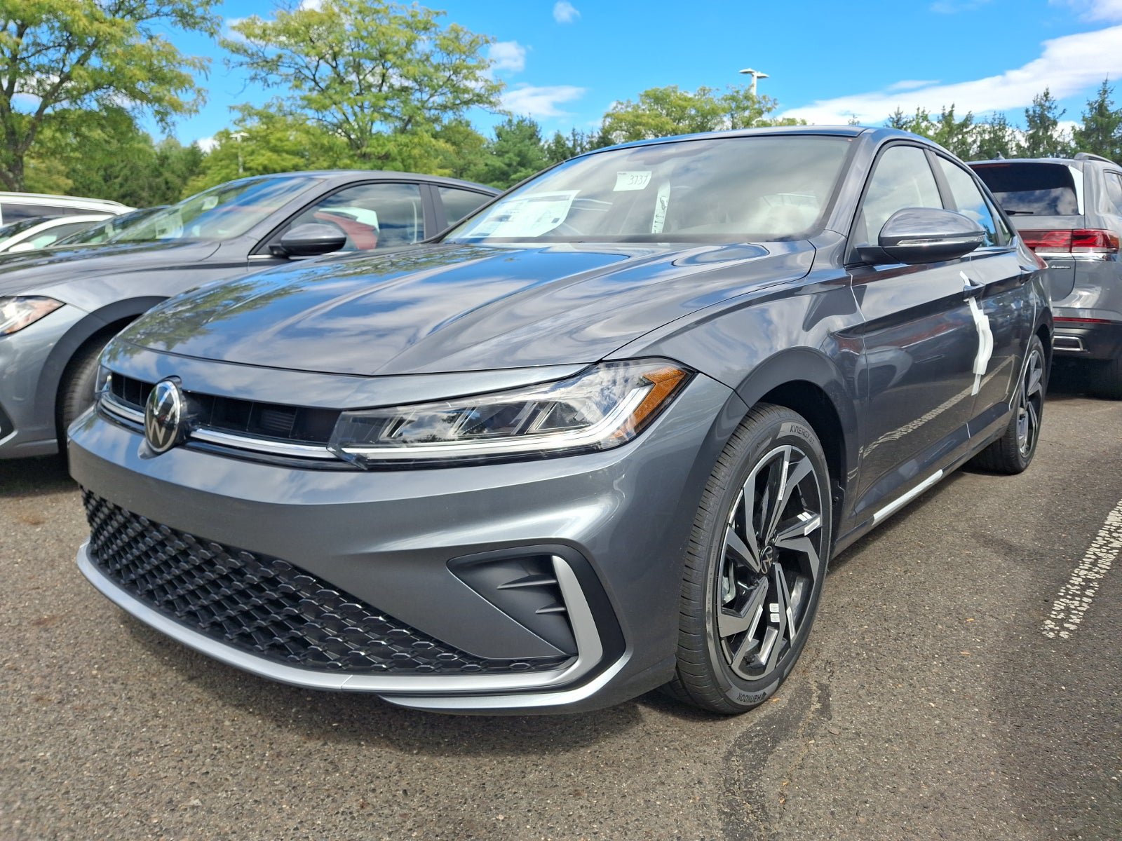 New 2027 Volkswagen Jetta SEL FWD image 3