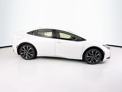 New 2026 Toyota Prius Plug-In Hybrid FWD image 10