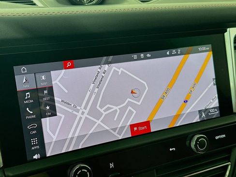 Certified 2025 Porsche Macan image 15