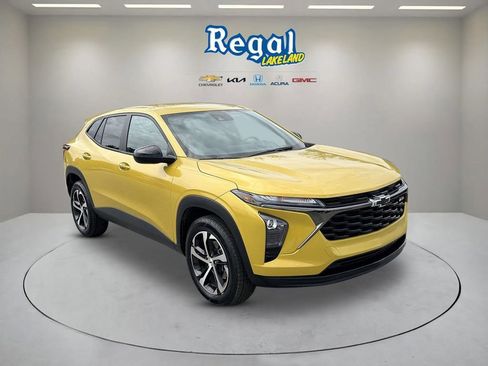 Certified 2024 Chevrolet Trax RS image 1