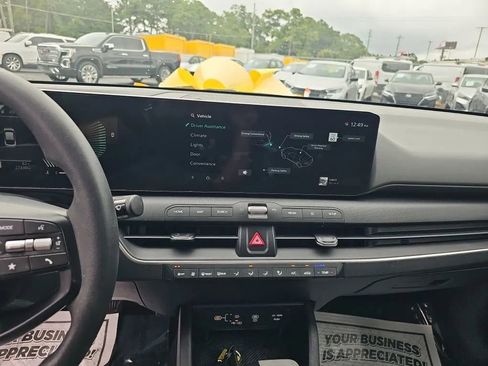 Used 2025 Kia K4 image 12