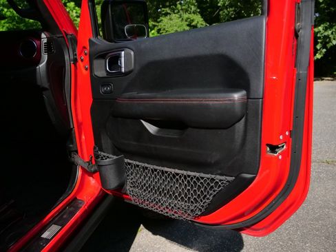 Used 2018 Jeep Wrangler Unlimited Rubicon AWD/4WD image 41