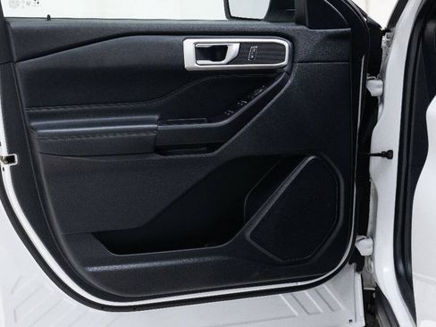 Used 2020 Ford Explorer XLT w/ Equipment Group 202A RWD image 24