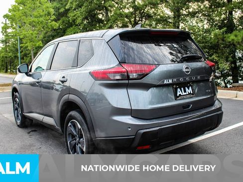 Used 2024 Nissan Rogue SV FWD image 4