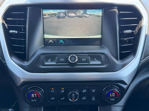 Used 2017 GMC Acadia SLE AWD/4WD image 25