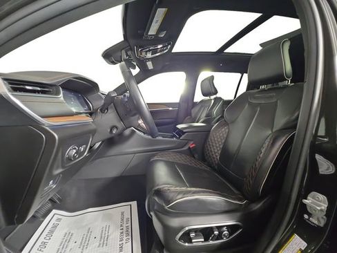 Used 2022 Jeep Grand Cherokee L Summit w/ Advanced Protech Group IV AWD/4WD image 9
