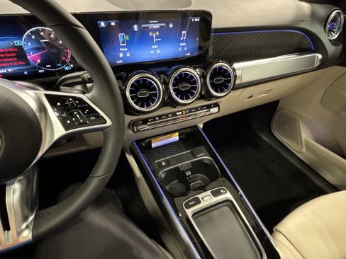 New 2026 Mercedes-Benz GLB 250 image 19