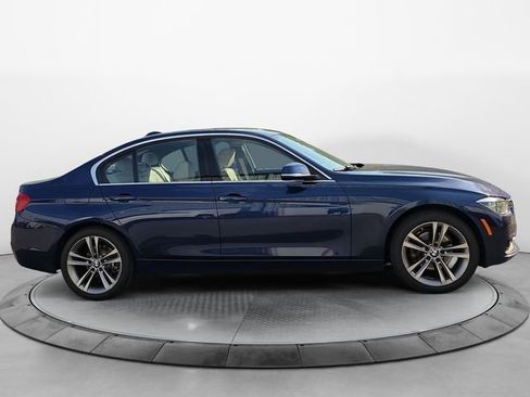 Used 2017 BMW 330i xDrive Sedan AWD/4WD image 6