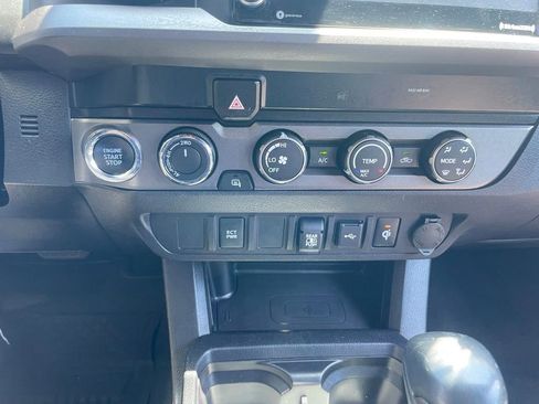 Used 2020 Toyota Tacoma TRD Sport AWD/4WD image 24