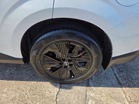 Used 2025 Nissan Murano SV AWD/4WD image 25