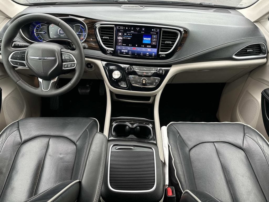 Used 2023 Chrysler Pacifica Limited FWD image 14