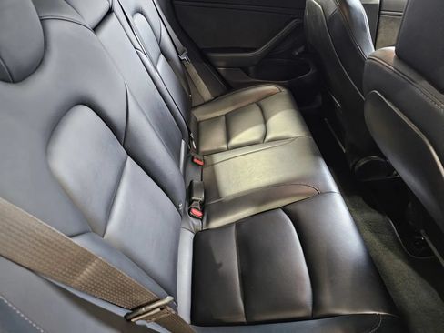 Used 2018 Tesla Model 3 Mid Range RWD image 9