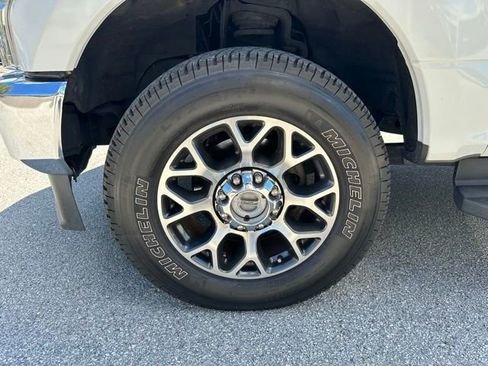 Certified 2020 Ford F250 Lariat w/ Lariat Value Package image 30