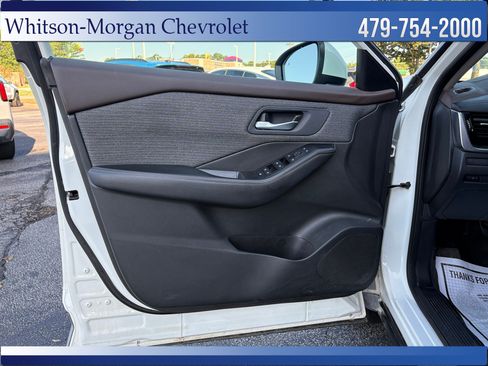 Used 2023 Nissan Rogue SV FWD image 11