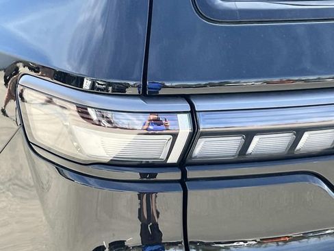 New 2026 Jeep Grand Wagoneer 4WD image 10