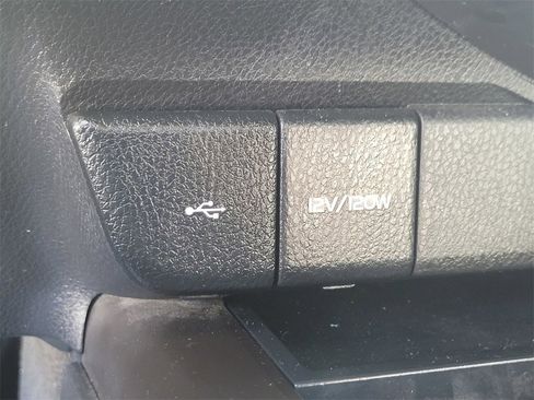 Used 2022 Toyota Camry SE image 23