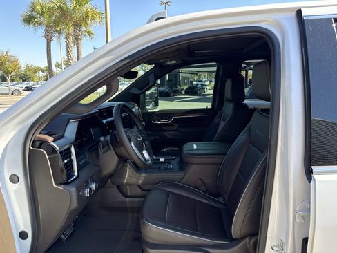 Used 2024 GMC Sierra 2500 Denali w/ Denali Reserve Package image 5