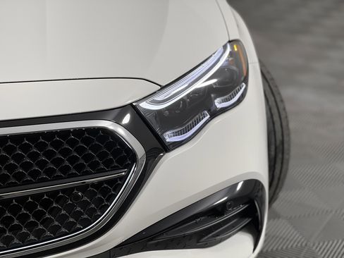 New 2026 Mercedes-Benz E 350 4MATIC Sedan image 7