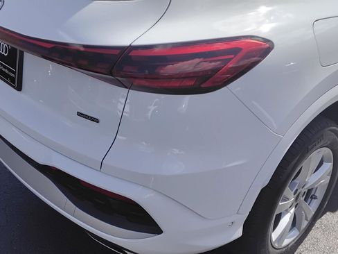 Certified 2025 Audi Q5 Premium w/ Convenience Package image 8