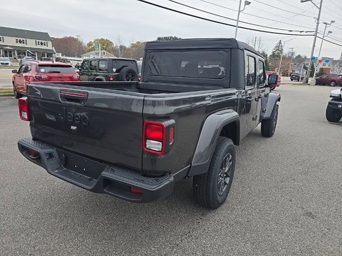 New 2026 Jeep Gladiator Sport image 7