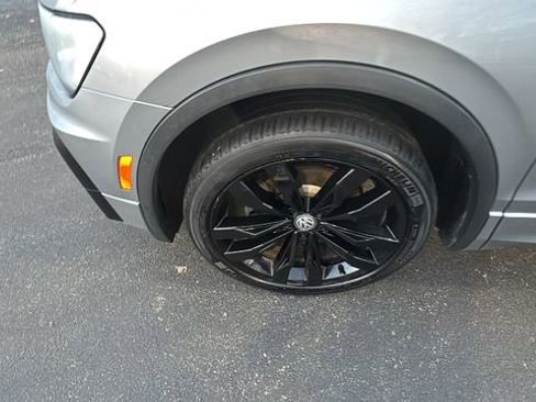 Used 2021 Volkswagen Tiguan SE R-Line image 39