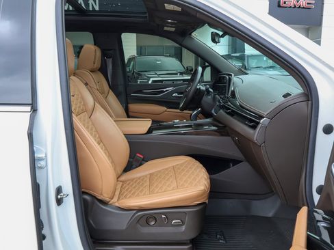 Used 2023 Cadillac Escalade Premium Luxury w/ LPO, Radiant Package AWD/4WD image 39
