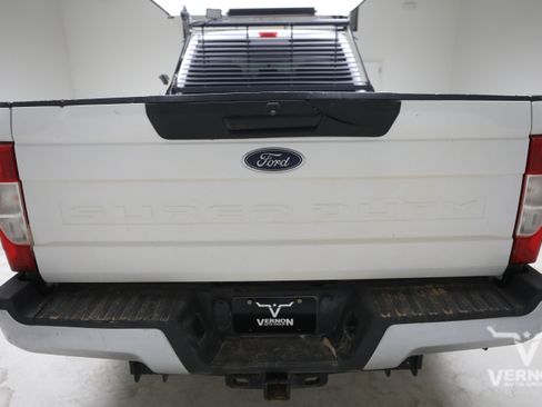 Used 2021 Ford F250 XL w/ Power Equipment Group AWD/4WD image 3