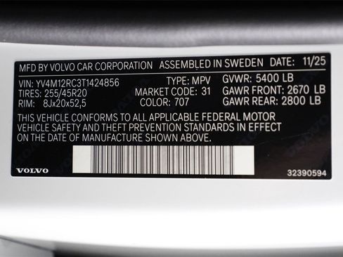 New 2026 Volvo XC60 B5 Plus w/ Climate Package PRO image 17