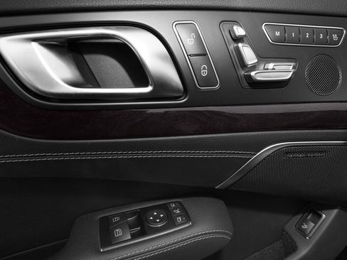 Used 2016 Mercedes-Benz SL 550 image 21